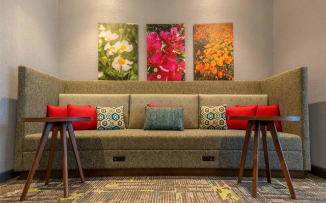 Hampton Inn By Hilton Santa Clarita-Valencia