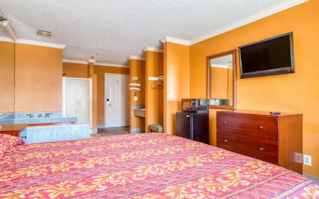 Passport Inn & Suites Corona Hotel