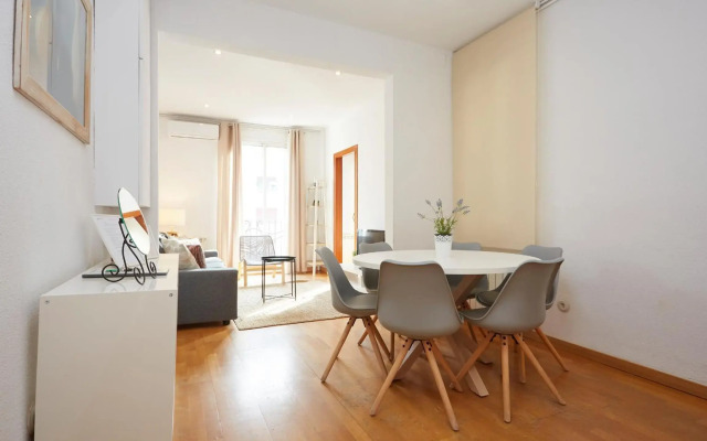 42ARA156 - Spacious apartment in Eixample
