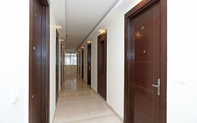 OYO 9532 Hotel Q-Cent