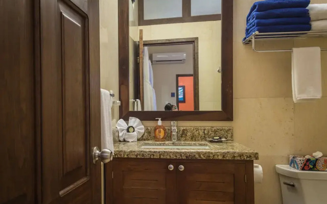 La Buena Vida Suites - Adults Only