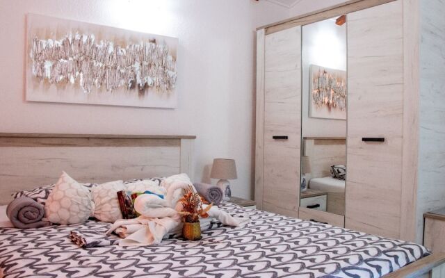 Three Holiday Homes - H1 Azur