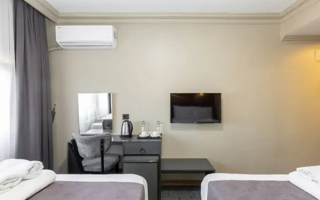 Loyal City Hotel