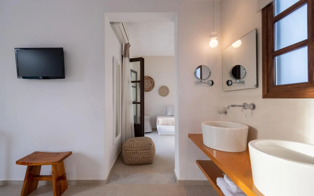 Aella Residence