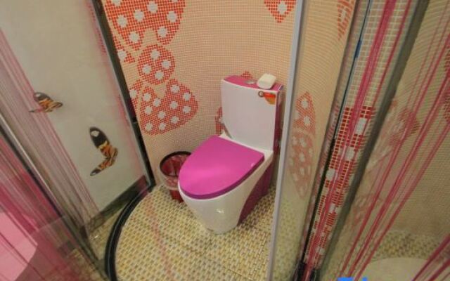 Yixin Hotel (Shanghai Guilin Road Subway Station)