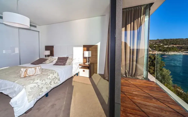 Golden Rays Luxury Villas