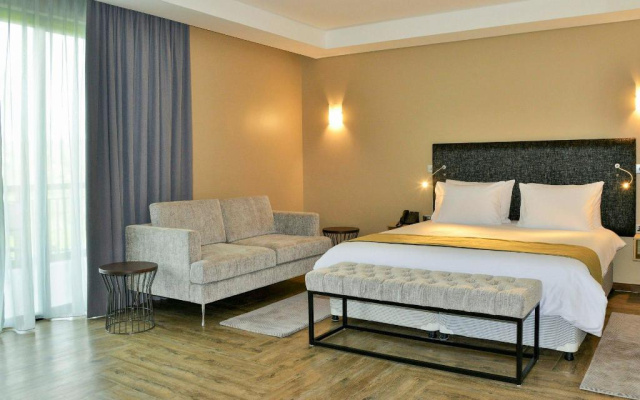 Mantis EPIC Hotel & Suites