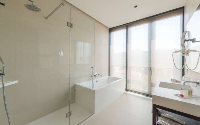 DUPARC Contemporary Suites