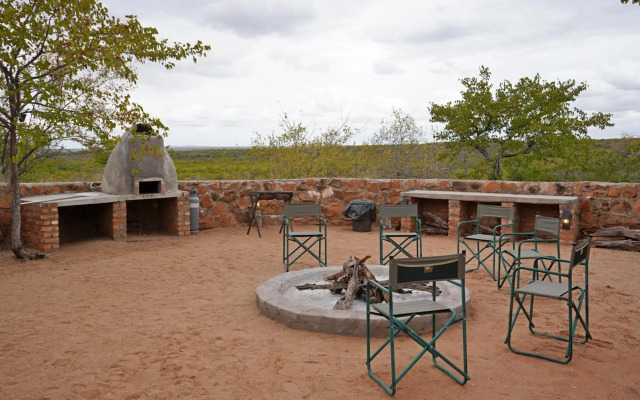 Mopane Bush Lodge