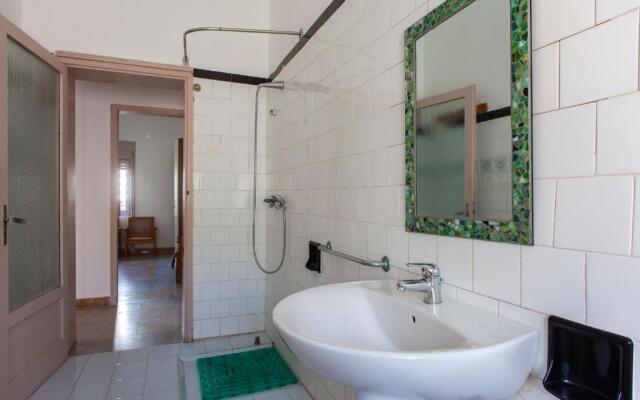 Casa con 3 camere letto e giardino spiaggia m123