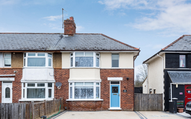 Tasteful 3-BR House -Private Parking Florence Park