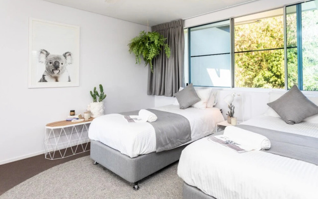 Airlie Beach Penthouse With Pool Near Whitsundays