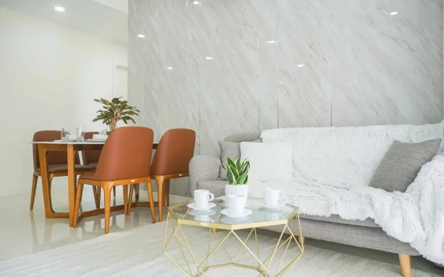 Ho Chi Minh Infinity Pool Apartment