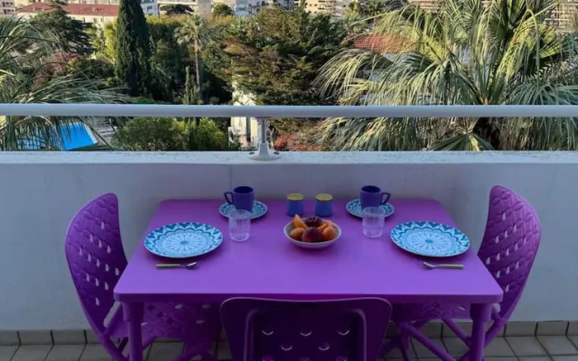Apartment in Antibes With Shared Pool