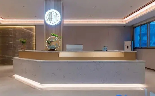 Yayue Boting Garden Hotel (Mangshi Square & Airport Branch)