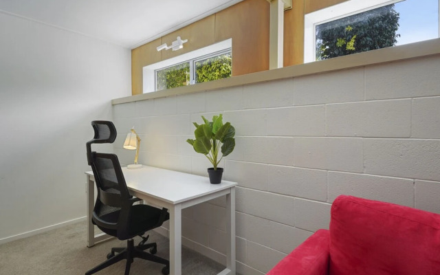 Dazzling Mairangi Bay Retreat Sea Views