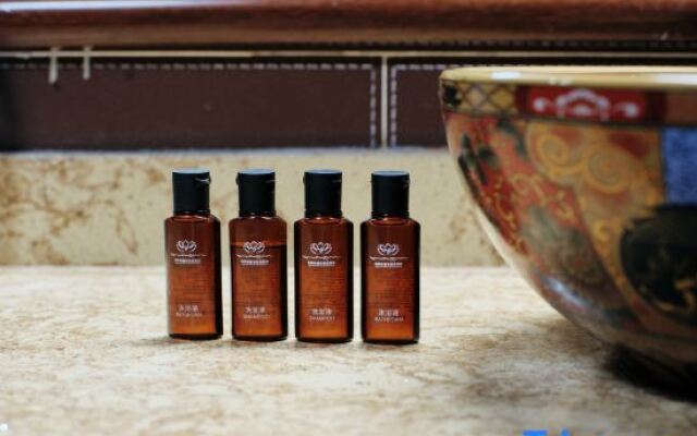 Holy Lotus Tibetan courtyard Hotel