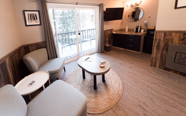 LOGE Leavenworth Riverside