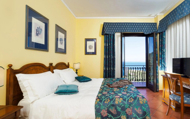 Hotel Sirius