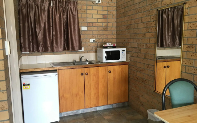 The Phoenix Artesian Spa Resort and Accommodation