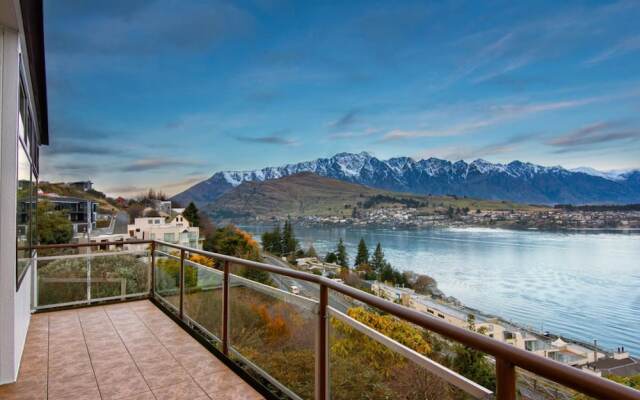 Earnslaw Villa with Lake View