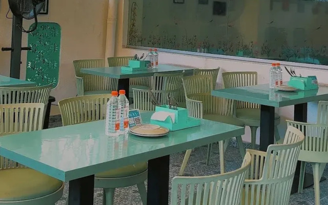 StayBird - Azure Suites Business Hotel