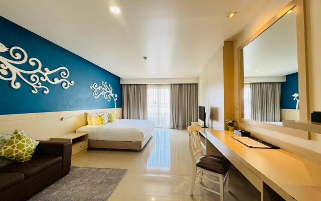 Jolly Suites Petkasem