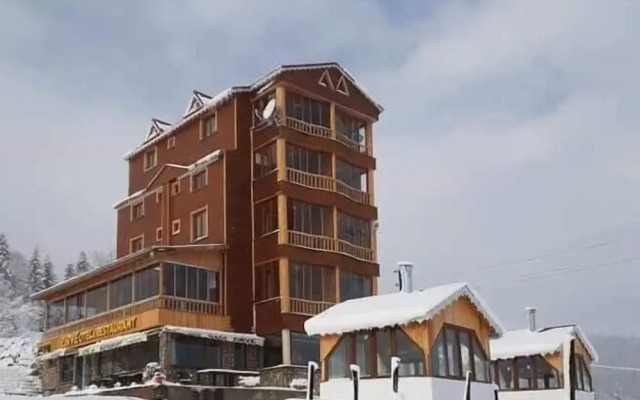 Sisdagi Zirve Otel