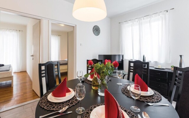 Beautiful Apartment in Porec With 3 Bedrooms