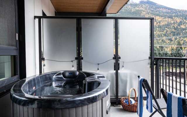 Wildflower Retreat-Revelstoke Vacations