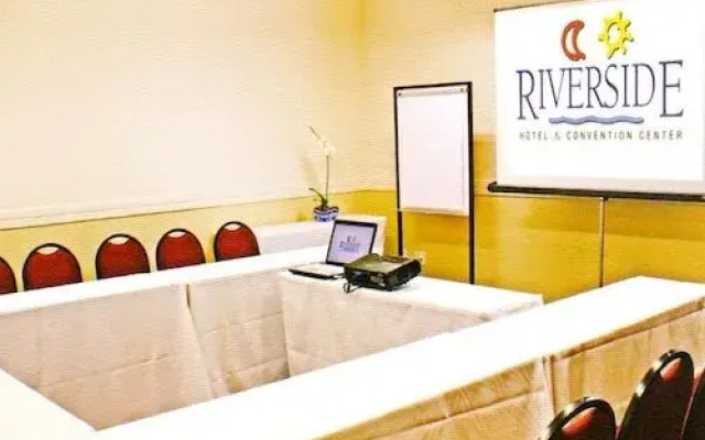Riverside Hotel