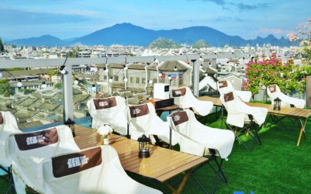 Cozy Home Rooftop Scenic Hotel (Guilin Two Rivers And Four Lakes Elephant Trunk Hill)