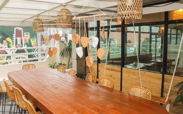 Connector Hostel