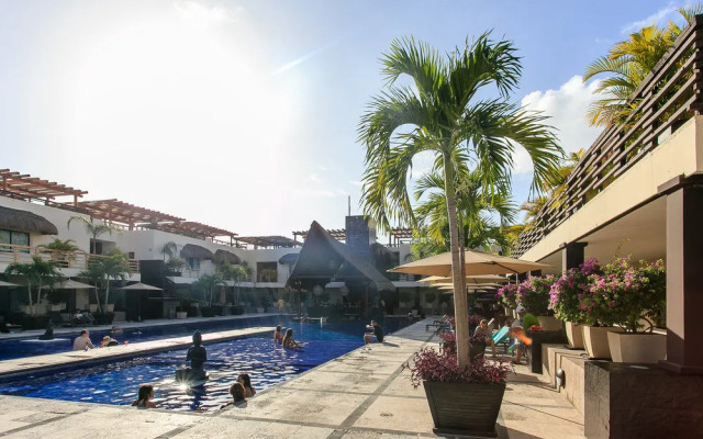 Aldea Thai 2212 2 Bedrooms by RedAwning