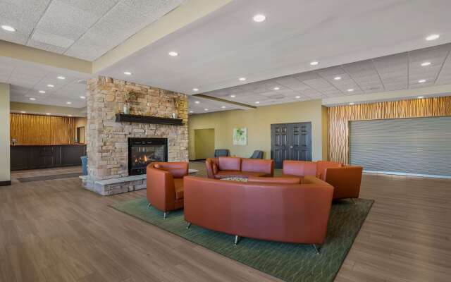 MainStay Suites Fitchburg - Madison