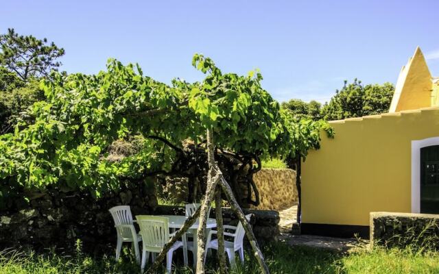 Casa do Merend rio in Biscoitos