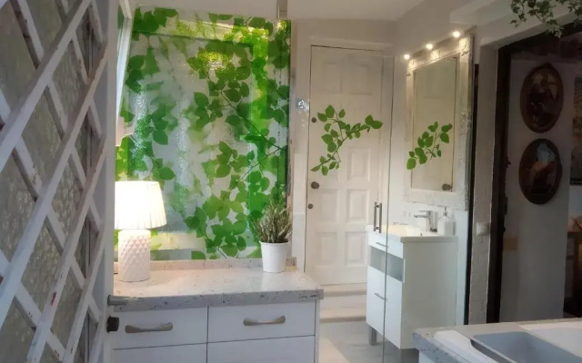 Apartamento con terraza y vistas al mar