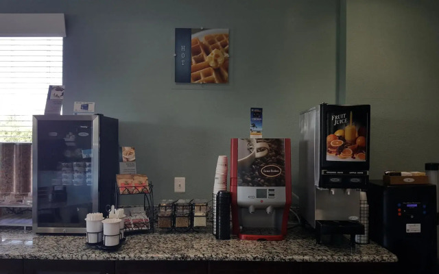 Best Western Teal Lake Inn