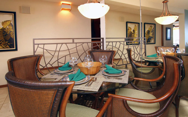 Polo Beach Club Vacation Rentals - APlus Resorts