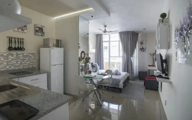 Double Bedroom Studio With Balcony in Cape Town City Centre