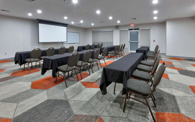 Comfort Suites Arlington - Entertainment District