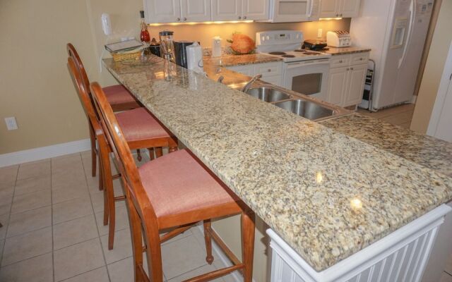 Emerald Beach 1725 - 1083851