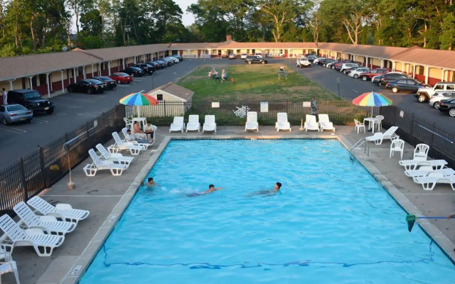 Atlantic Inn & Suites