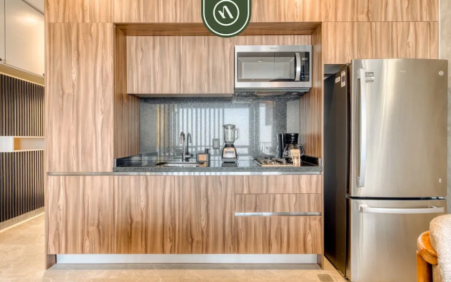 Luxury Studio - Revolution Monument View - Gym