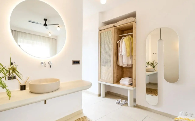 Maravel Star Art Hotel