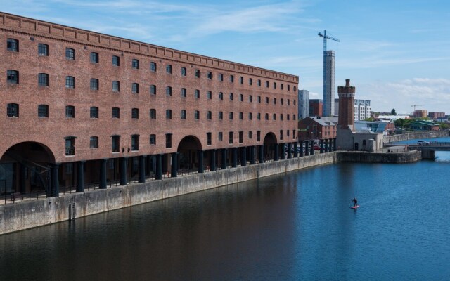 Base Serviced Apartments - The Docks