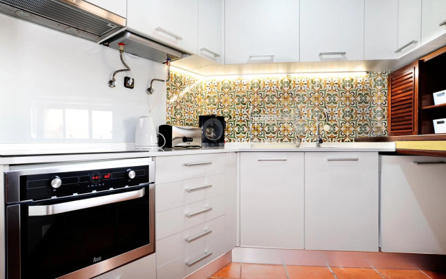 Sunset Balcony in Estoril - Checkinhome