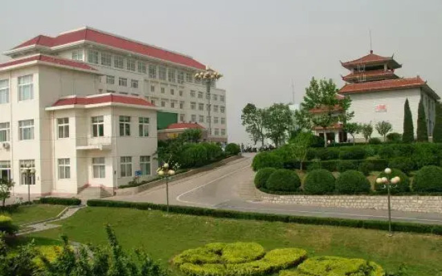 Xincheng Hotel