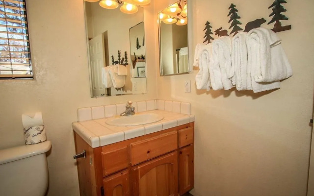 Bear Claw Bungalow #379