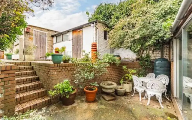 Host Stay Wellington House